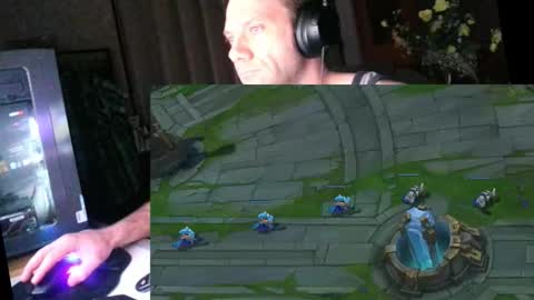 Snapshot of bishopalone2021 chatting on 09-09-25, 07:02 Zdenek online show from 09-09-25, 07:02