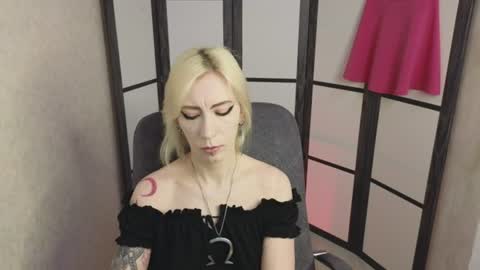 Emily online show from 06-11-26, 08:23