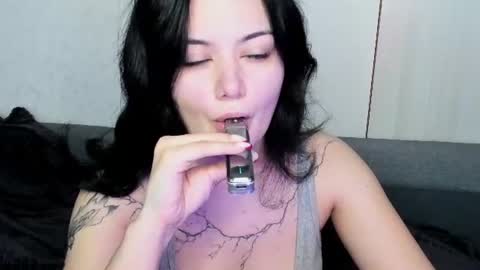 Snapshot of black_pant3r chatting on 06-11-26, 03:15 Mon Mon online show from 06-11-26, 03:15