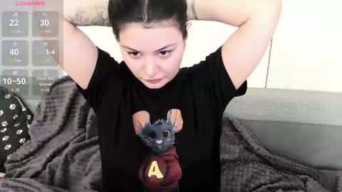 Snapshot of black_pant3r chatting on 06-27-26, 03:55 Mon Mon online show from 06-27-26, 03:55