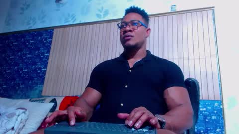 duglas online show from 04-12-26, 08:03