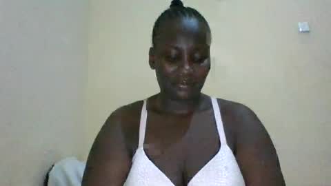 Snapshot of blackbeauty002 chatting on 06-19-26, 03:00 PACIFICA online show from 06-19-26, 03:00
