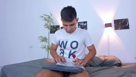 Snapshot of blacke1 chatting on 02-07-26, 02:04 blacke online show from 02-07-26, 02:04