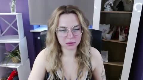 Z O E Y online show from 04-17-26, 04:48