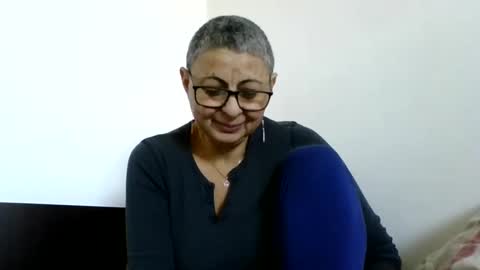 Snapshot of blackwidow05 chatting on 01-17-25, 12:31 Black Widow online show from 01-17-25, 12:31