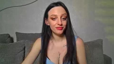 Snapshot of blacky_berry chatting on 03-08-26, 03:16 Ivy online show from 03-08-26, 03:16