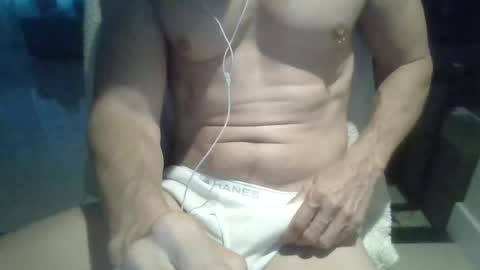 Snapshot of bladin22 chatting on 07-25-26, 10:35 bladin22 online show from 07-25-26, 10:35