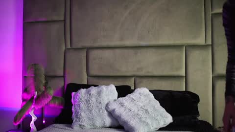 Blair online show from 04-06-26, 01:47