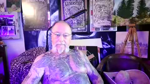 Snapshot of blindsurfer780299 chatting on 07-13-26, 08:06 blindsurfer780299 online show from 07-13-26, 08:06