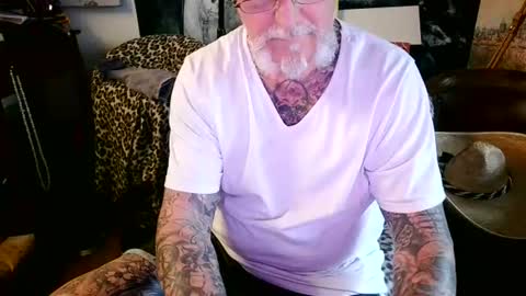 Snapshot of blindsurfer780299 chatting on 07-19-26, 04:44 blindsurfer780299 online show from 07-19-26, 04:44