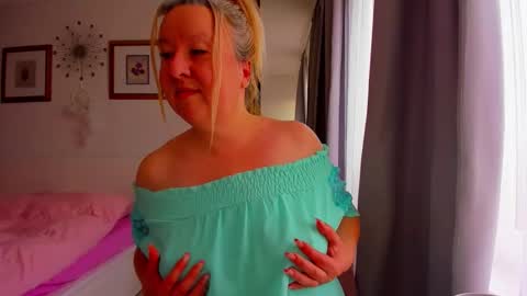 Nicole online show from 03-29-26, 06:13