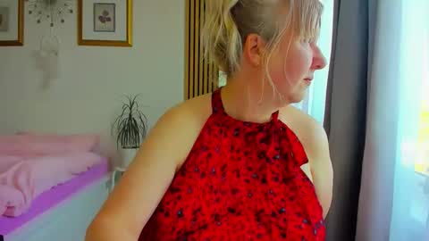 Nicole online show from 05-15-26, 03:52