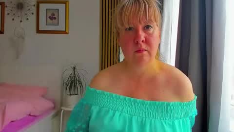 Nicole online show from 05-18-26, 04:13