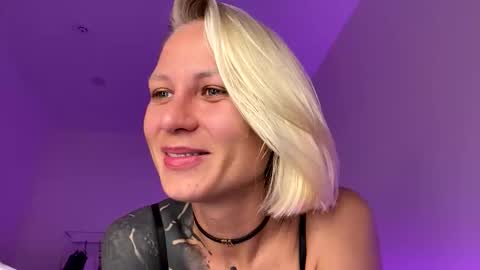 blonde_fuck_couple online show from 05-28-26, 12:41