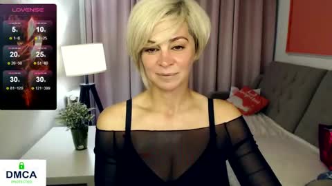 Snapshot of blondemommy_77 chatting on 06-25-26, 06:34 Lola online show from 06-25-26, 06:34