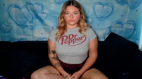 Snapshot of blonderebelxoxo chatting on 04-07-26, 03:40 Tee online show from 04-07-26, 03:40