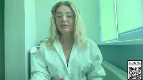 Snapshot of blondie_xoxoxo chatting on 07-12-26, 10:06 blondie_xoxoxo online show from 07-12-26, 10:06
