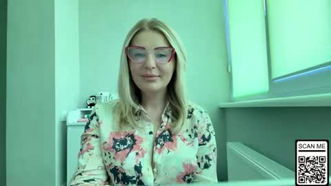 Snapshot of blondie_xoxoxo chatting on 07-14-26, 10:21 blondie_xoxoxo online show from 07-14-26, 10:21