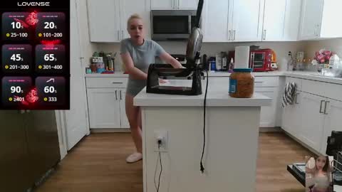 Bubbles online show from 05-17-26, 04:25