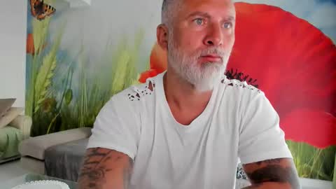 Snapshot of blowmyxxl chatting on 05-16-26, 05:48 Nico online show from 05-16-26, 05:48