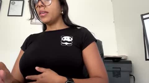 Snapshot of blueaby1 chatting on 11-20-25, 02:39 blueaby1 online show from 11-20-25, 02:39