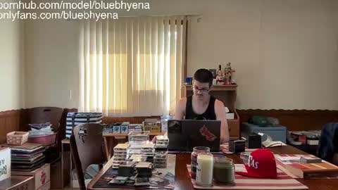 Blue B. Hyena online show from 08-04-26, 02:30
