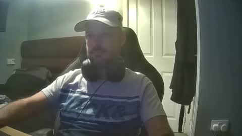 bluebirdflame1 online show from 06-05-26, 01:23