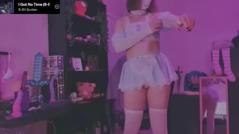 Snapshot of bluespanking chatting on 03-04-26, 11:22 Blue online show from 03-04-26, 11:22