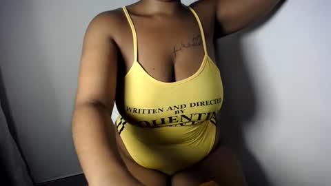 Snapshot of blueyivy chatting on 06-16-26, 02:09 Babygirl online show from 06-16-26, 02:09