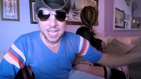 Bobby and Sadie online show from 01-07-26, 06:05