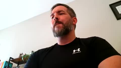 Snapshot of bobchmw chatting on 05-12-26, 12:57 Bobchmw online show from 05-12-26, 12:57