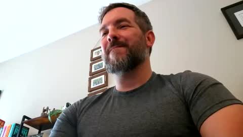 Snapshot of bobchmw chatting on 05-13-26, 01:41 Bobchmw online show from 05-13-26, 01:41