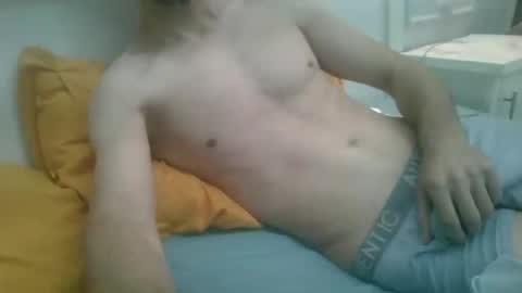 Snapshot of bobynike2024 chatting on 07-18-26, 04:00 boby online show from 07-18-26, 04:00