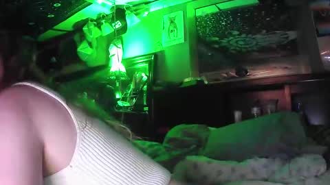 Snapshot of body_language_xx chatting on 02-14-26, 03:31 Delirious online show from 02-14-26, 03:31