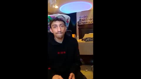 Snapshot of bodyyattiyatti chatting on 01-17-26, 02:16 Sailorartemis online show from 01-17-26, 02:16