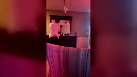 Snapshot of bodyyattiyatti chatting on 04-13-26, 07:19 Sailorartemis online show from 04-13-26, 07:19