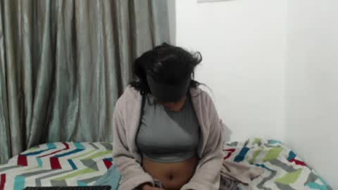 Snapshot of boitylips chatting on 07-05-26, 07:21 boitylips online show from 07-05-26, 07:21