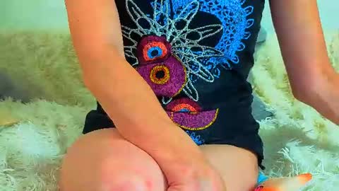 Mia online show from 06-11-26, 03:37