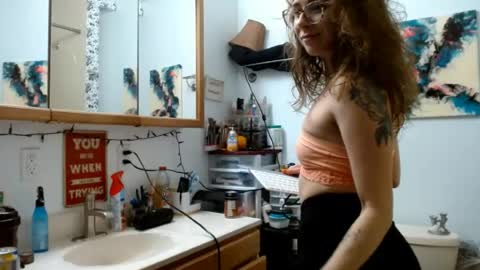 Snapshot of bombshellbaeby chatting on 06-30-26, 12:44 BombshellBaeby online show from 06-30-26, 12:44