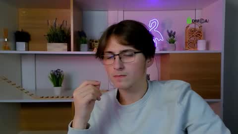 bondi_vv online show from 12-15-25, 08:13