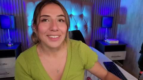 Snapshot of bonnali_lune chatting on 04-21-26, 01:42 bonnali_lune online show from 04-21-26, 01:42