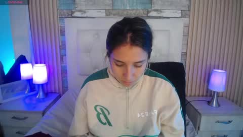 Snapshot of bonnali_lune chatting on 04-27-26, 08:40 bonnali_lune online show from 04-27-26, 08:40