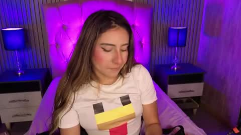 Snapshot of bonnali_lune chatting on 05-15-26, 05:47 bonnali_lune online show from 05-15-26, 05:47
