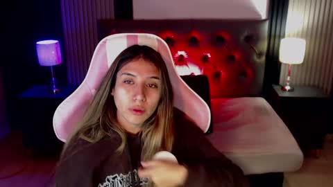 Snapshot of bonnali_lune chatting on 05-31-26, 05:04 bonnali_lune online show from 05-31-26, 05:04