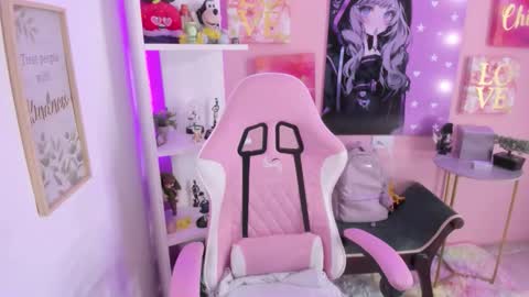 Bonnie online show from 10-04-25, 02:04