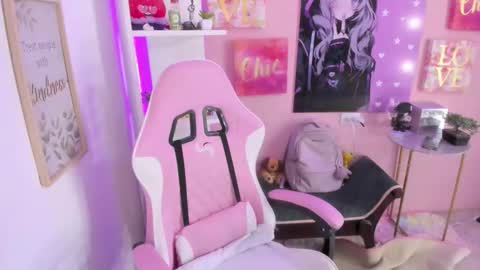 Bonnie online show from 10-19-25, 03:51