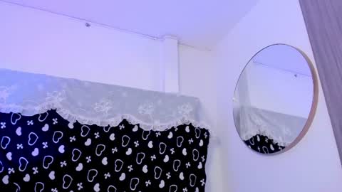 Snapshot of bonniecute_ chatting on 06-14-26, 12:41 online show from 06-14-26, 12:41