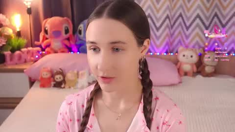 Emma online show from 09-20-25, 01:17