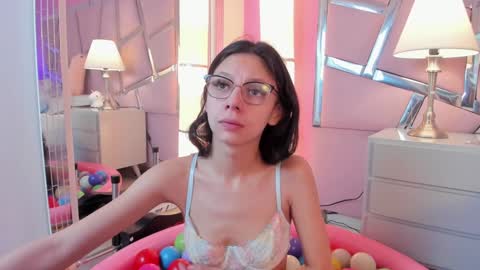 Bonnie  online show from 01-11-25, 01:11