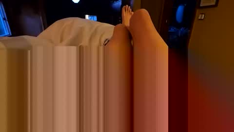 Snapshot of bono0155 chatting on 04-08-26, 10:37 silky sissy sarah online show from 04-08-26, 10:37